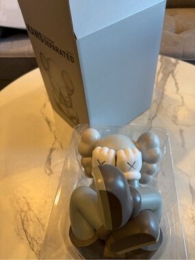 grey Kaws Seperated Vinyl Figure Collections Designer Toy Doll